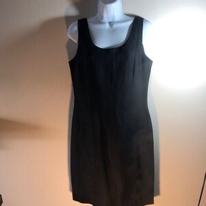 Elegant Black Sleeveless Shift Dress, Size